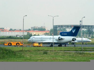 yak-42_4(mini).jpg