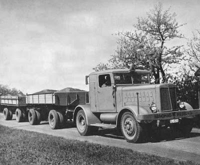 Hanomag SS100 007 trailers.jpg